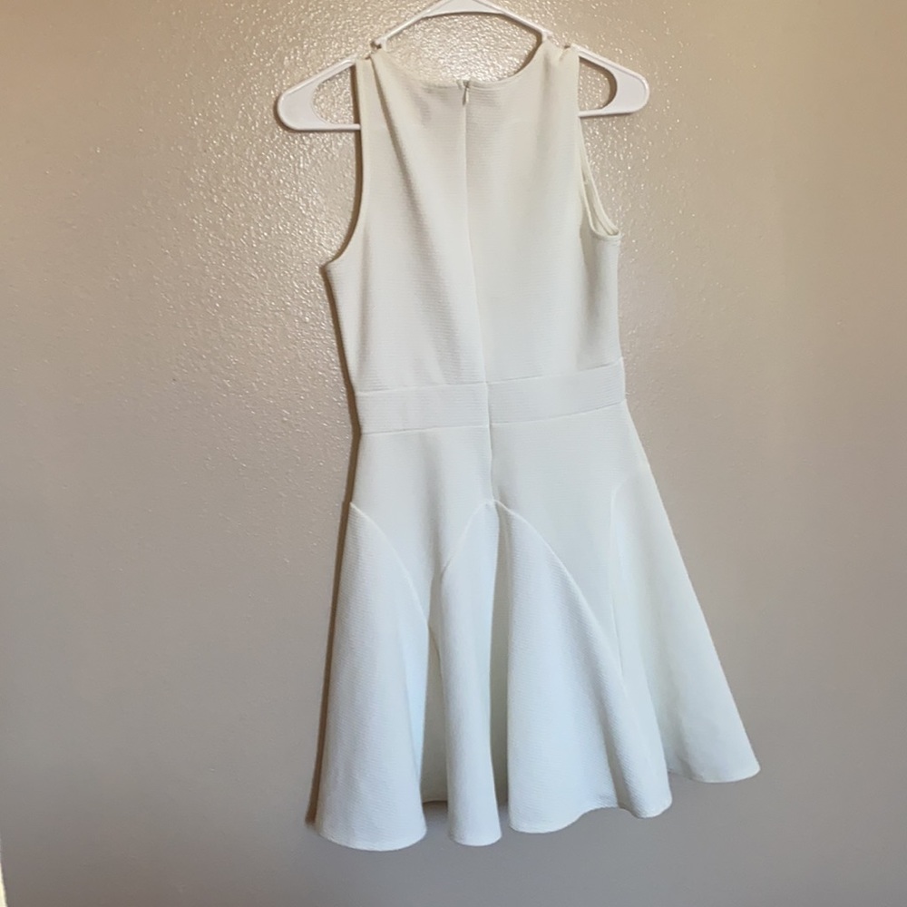 Lulus Brand - Picture 2 of 3